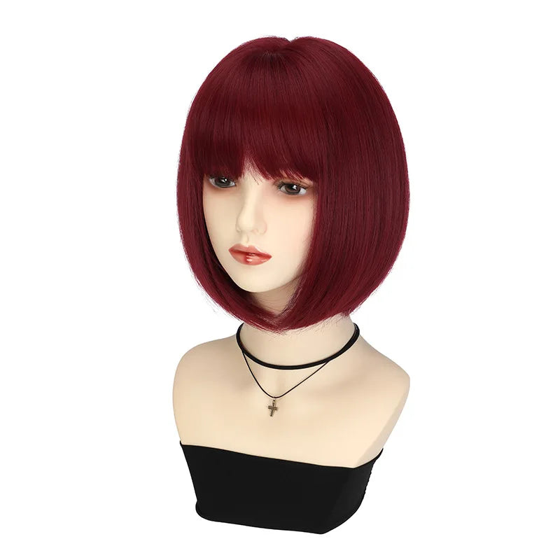 Short hair synthetic wig with side parting, locks around the collarbone, hair made of high-temperature fibers, full head cover.