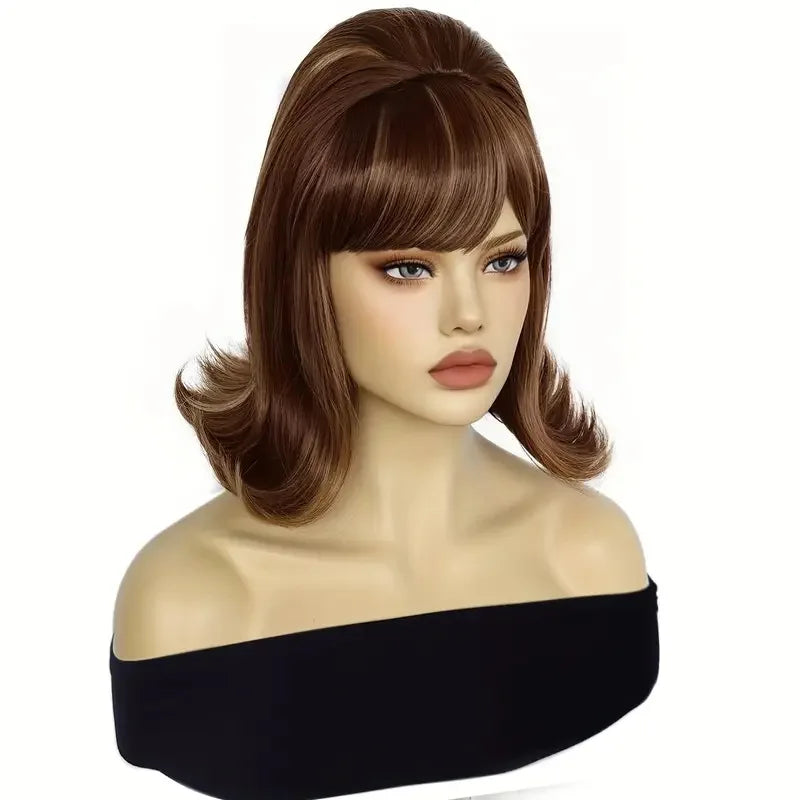 QQXCAIW Synthetic Hair 70s Pinup Pelucas 60s Retro vintage period women's short straight wig with flat bangs for everyday partie